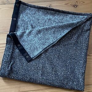 Lululemon Athletica Black and Gray Wrap